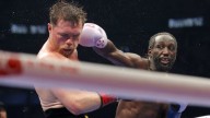 A menos de tres meses de vencer a Saúl "Canelo" Álvarez, Terence Crawford perdió uno de sus títulos