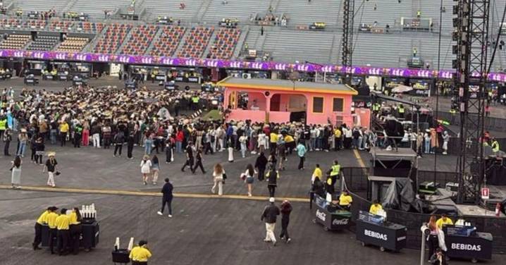 Largas filas y campamentos de fans previo al concierto de Bad Bunny