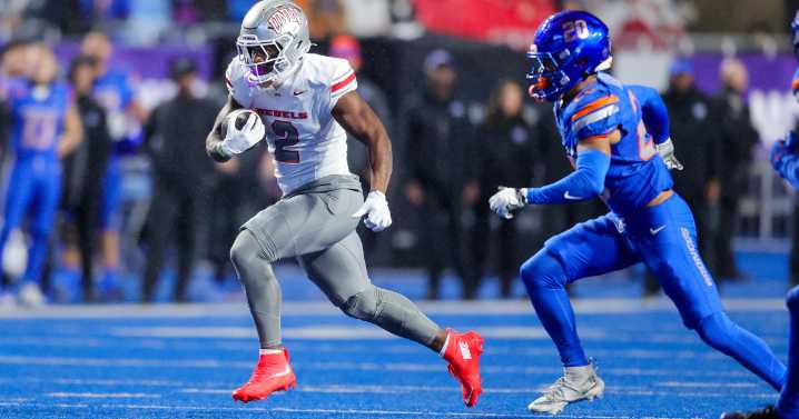 Boise State overtakes UNLV 38-21 for third straight Mountain West championship