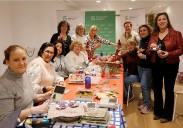 Talleres en Gijón para sobrellevar el cáncer entre telas y manualidades