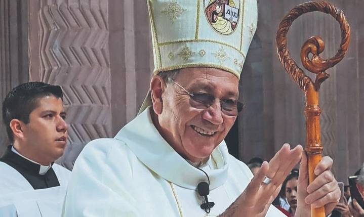 Dirigente morenista “crucifica” al obispo de Zacatecas por críticas