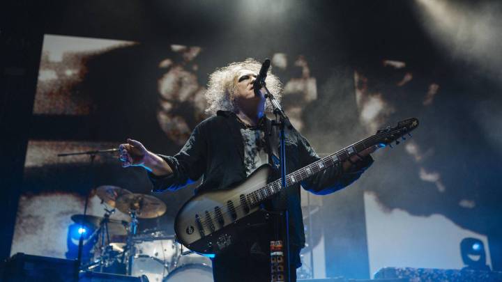 The Cure's 'Songs Of A Lost World': A Track-By-Track Analysis One Year Later