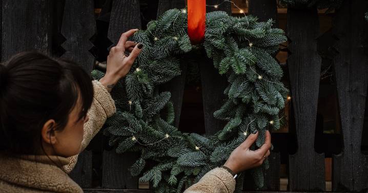 People who put wreaths up this Christmas may get £200 bill in 2026