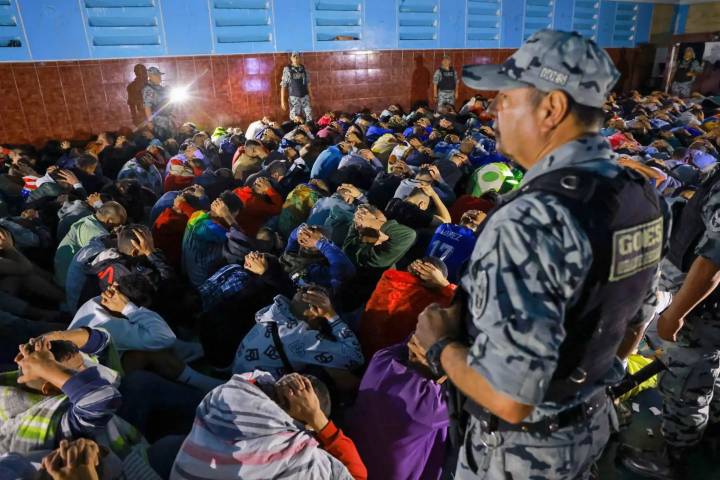 INPE y Policía Nacional ejecutan operativo de requisa en el penal de Cañete