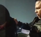 Policías de Neza rescatan a joven que intentaba saltar de un puente