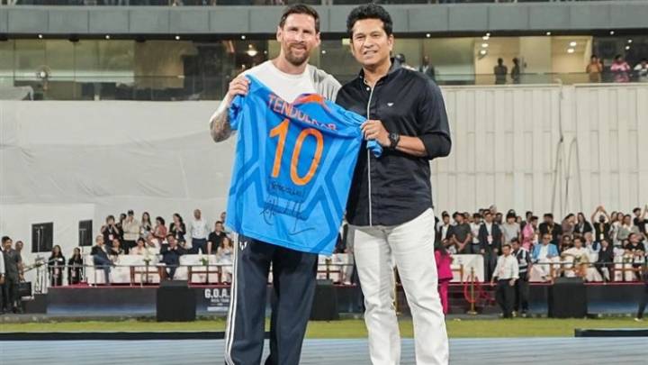 Cricket ‘Today Was A 10/10 Day’ Sachin Tendulkar Reacts After Meeting Lionel Messi During Football Legend’s GOAT Tour at Wankhede Stadium in Mumbai (See Post)