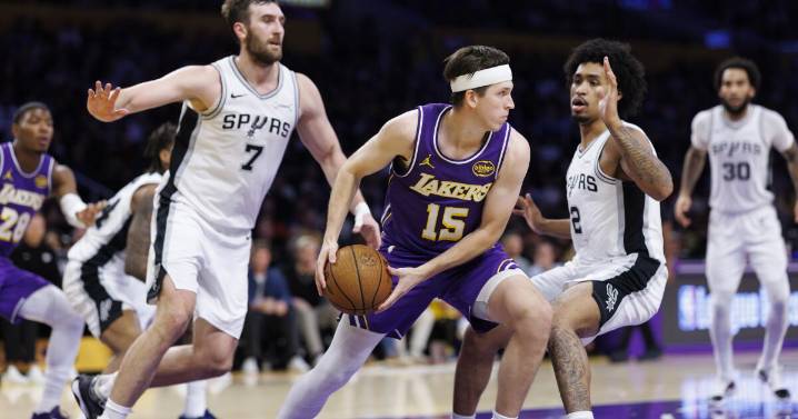 Commentary: Austin Reaves' quiet 15-point game magnifies Lakers' bigger defensive struggles