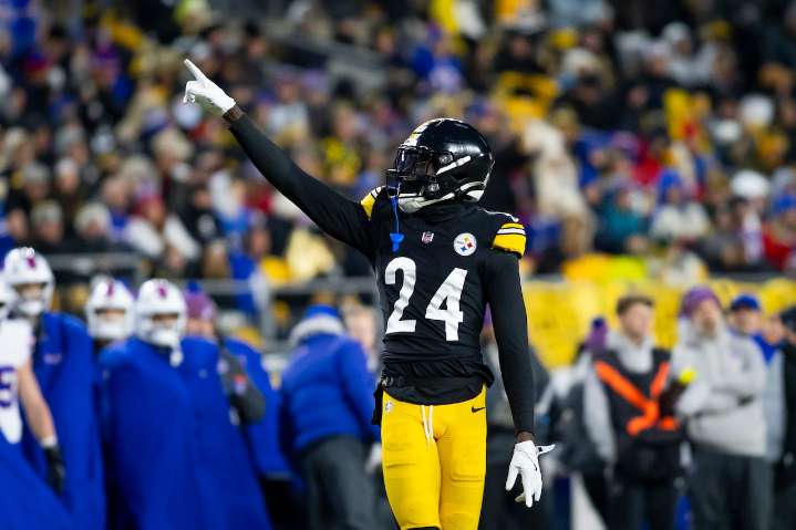 Steelers star cornerback pops up with elbow injury days before Ravens clash