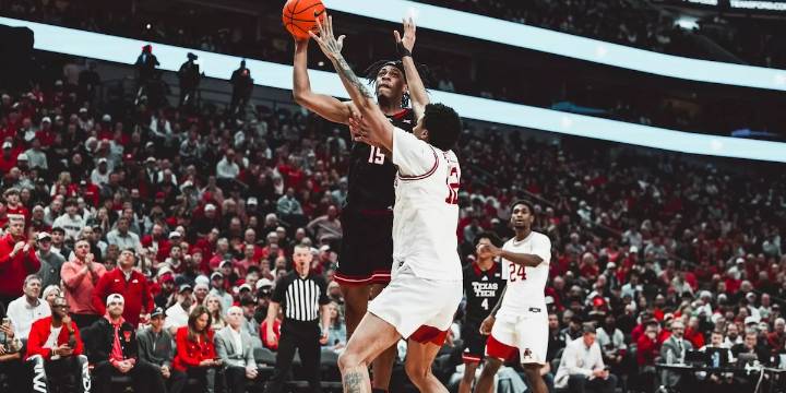 No. 16 Red Raiders fall to No. 17 Razorbacks in Dallas