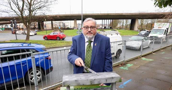 Gateshead flyover closure commemorated with birthday cake as Lib Dems urge demolition work to push on