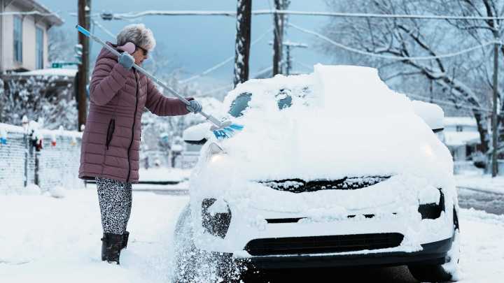 Can you drive with snow on the car roof in Kentucky? What law says