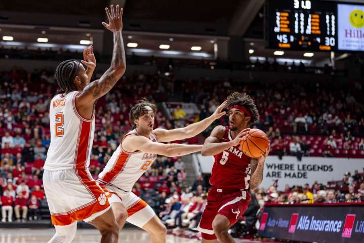 How Alabama blew a 19-point lead, but still beat Clemson