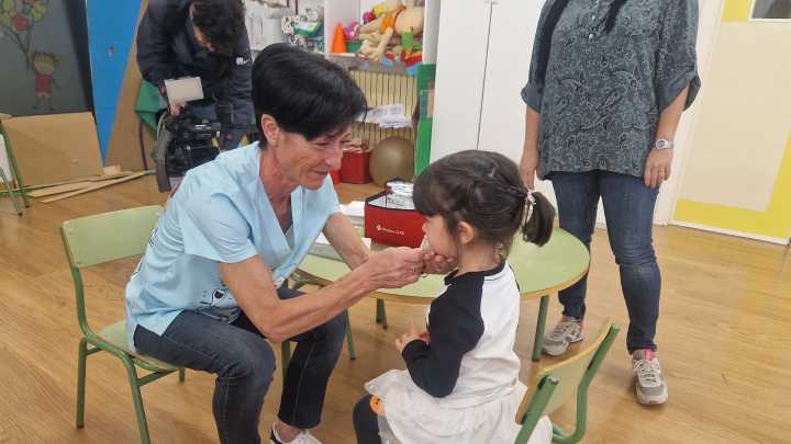 Se triplican los casos de gripe en niños menores de un año, aumentando en un 42% en una semana