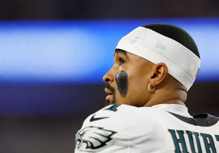 Jalen Hurts commits two turnovers on same play in Eagles loss to make NFL history