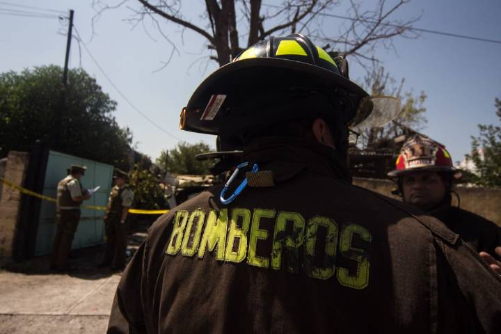 Incendio en Recoleta afecta a dos casas y deja siete damnificados