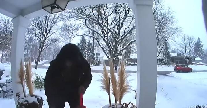 High-tech thieves use Wi-Fi jammers while stealing packages during holiday rush