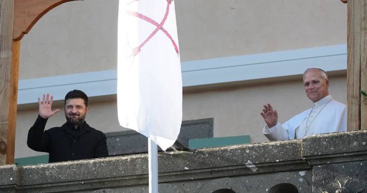 Zelenskyy refuses to cede land to Russia: rallies support