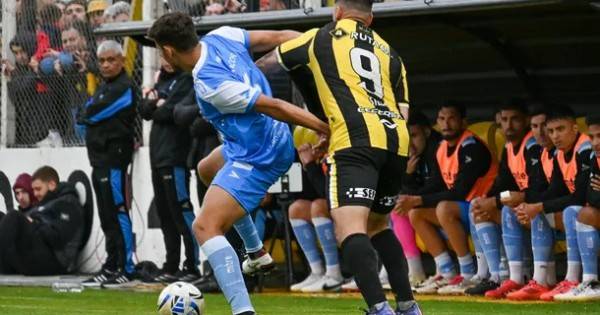 Estudiantes (RC) empató con Deportivo Madryn y jugará en la Primera División