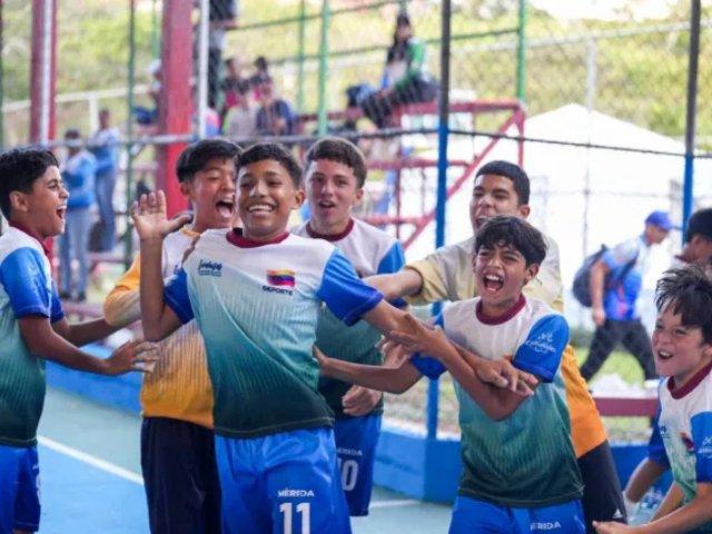Mérida se colgó el oro en fútbol sala en los Comunales