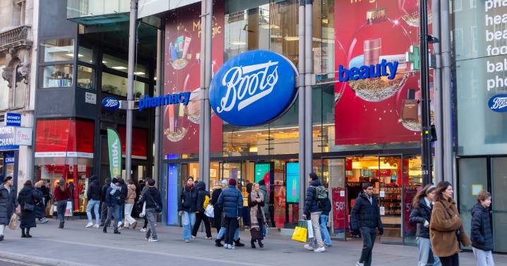 Boots No7 £135 Christmas gift set slashed to £39 and contains nine anti