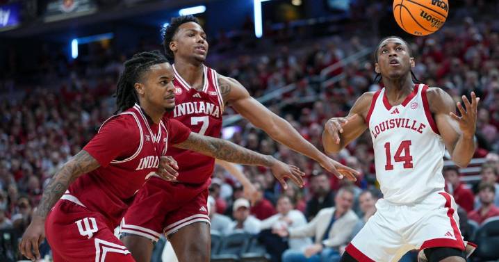 Conwell stars as No. 6 Louisville holds off No. 22 Indiana for an 87