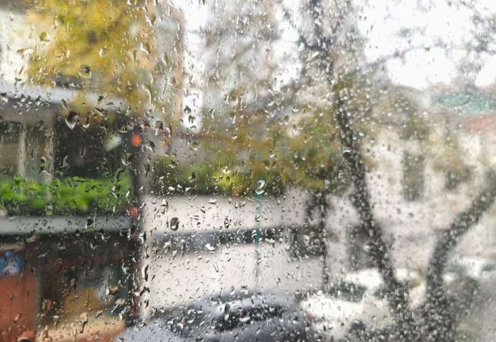 Inicia semana con frío y lluvia en la CDMX