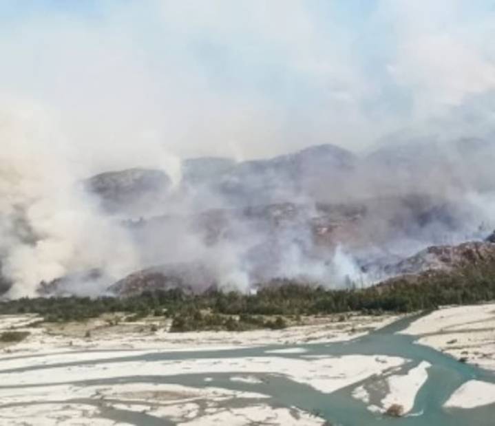Fuego en la Patagonia. Dos incendios en áreas protegidas ponen en alerta a la región