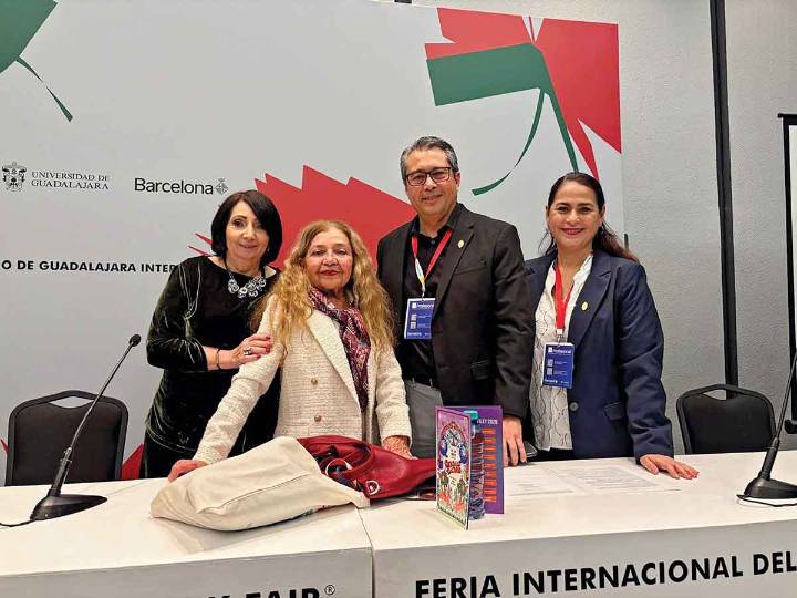 Gana Elsa Cross el Premio JEP en la FIL Guadalajara