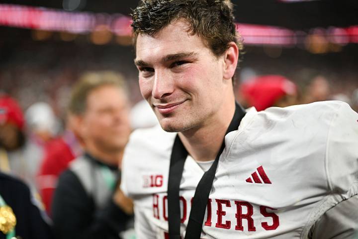 IU Head Coach Curt Cignetti Discusses Fernando Mendoza Being a Heisman Trophy Finalist