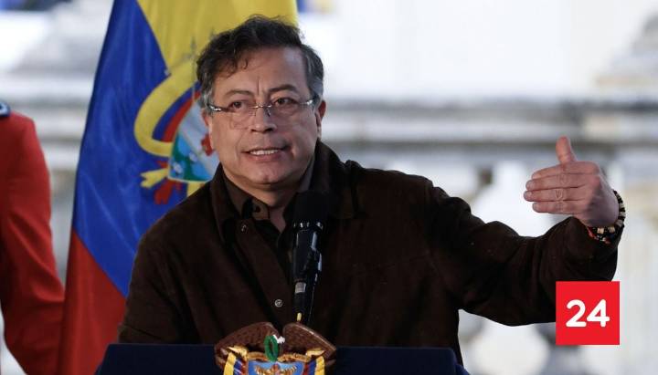 "EE.UU. no tiene derecho de cerrar el espacio aéreo": Petro ordena restablecer el servicio con Venezuela