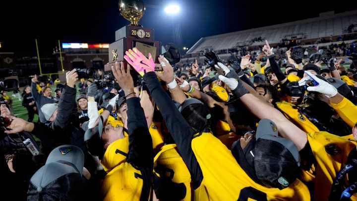 Sand Springs stuns Choctaw to win its first state football title since 1966