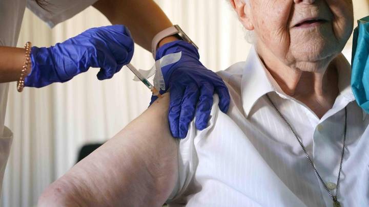 Andalucía anima a la vacunación contra gripe y Covid-19 ante el aumento de casos