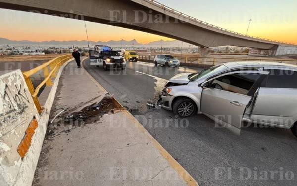 Choque deja un Sonic destrozado cerca del campus ll de la UACh