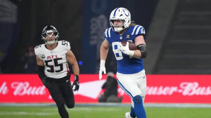 Week 15 Fantasy football rankings, sleepers, playoff lineup picks, start