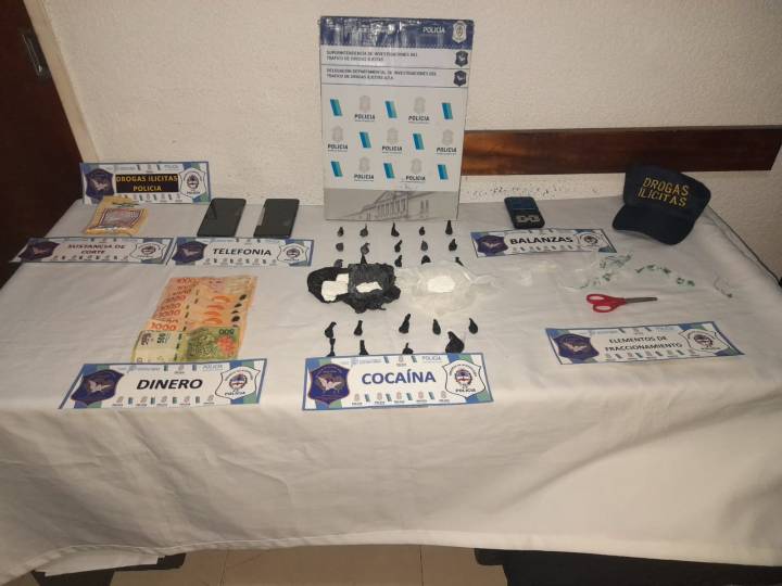 Desmantelan punto de venta de drogas en el Barrio Monte Viggiano de Azul: dos aprehendidos