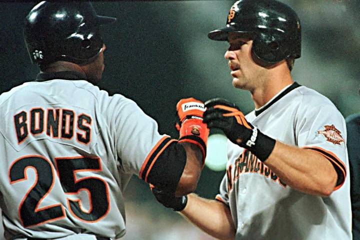 Hall of Fame welcomes Kent, keeps Bonds, Clemens locked out