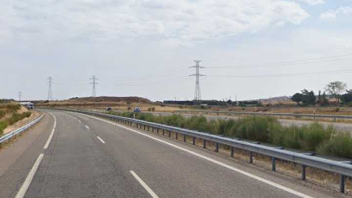 Corte total de la A-62 en Salamanca tras el vuelco de un camión