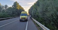 Caen dos ciclistas a la salida del túnel dels Vidriers tras un descuido «al mirar el paisaje»