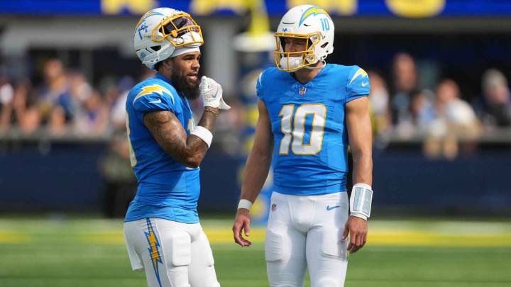 Chargers’ Keenan Allen impressed by Justin Herbert’s toughness before MNF
