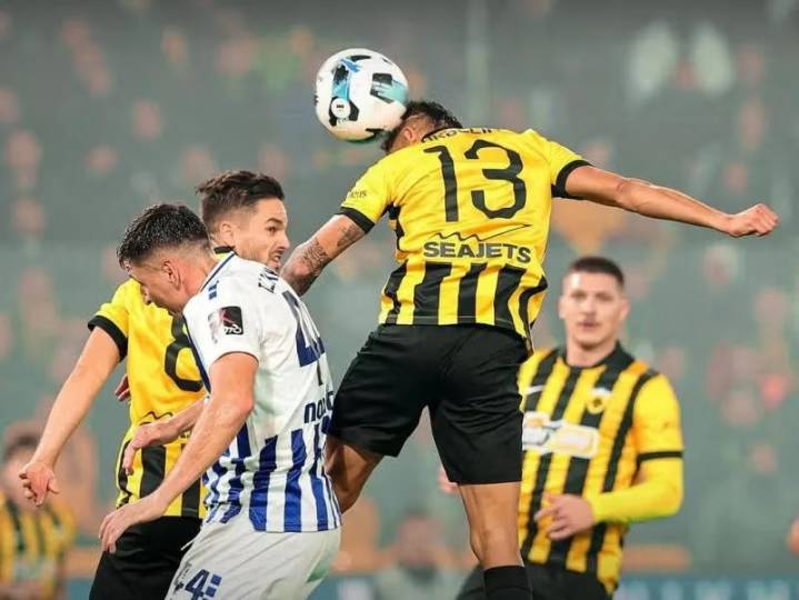 Orbelín impulsa la goleada del AEK en liga griega