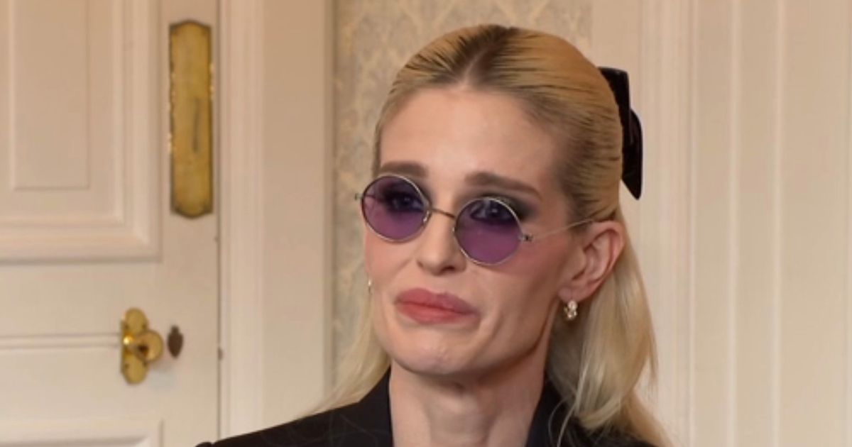 Kelly Osbourne breaks down in tears in first TV interview after Ozzy's death