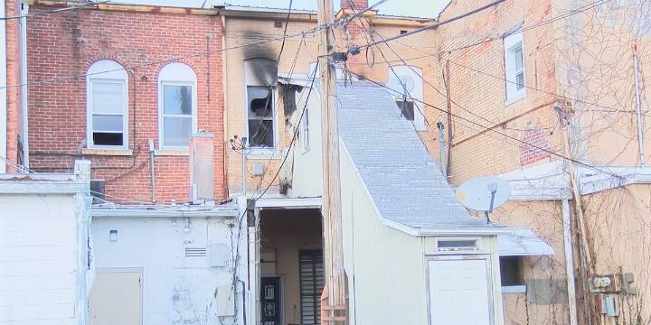 2 people displaced after apartment fire in Murphysboro, Ill.