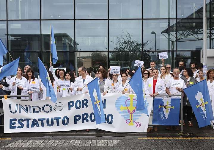 Asturias traslada a la ministra de Sanidad «la situación que estamos viviendo» y «la necesidad de un acuerdo»