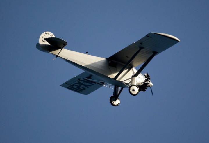Avioneta se estrella contra un auto en plena autopista de Florida