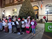 Staten Island rings in holiday season with annual tree lighting at Borough Hall