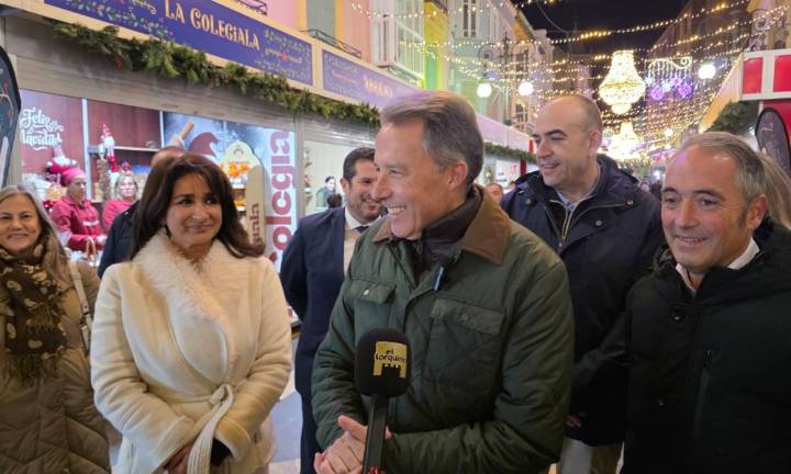Fulgencio Gil: “Este Mercadillo Navideño representa una inyección de ilusión, vida y actividad económica para Lorca y para decenas de pequeños comercios”
