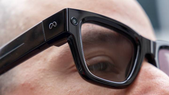 Nobody Seems to Agree on Smart Glasses