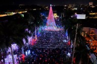 Llega la Navidad a Paseo de Montejo en Mérida: encienden el árbol de 20 metros de altura