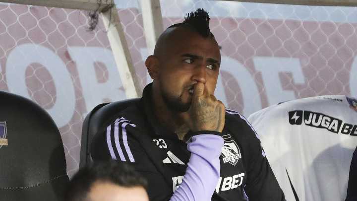 Vidal tuvo trabajo diferenciado tras sumarse tarde a la práctica en Colo Colo
