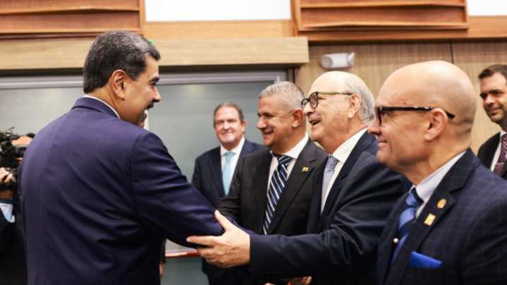 Presidente Maduro llama a sesión permanente al Consejo Nacional de Economía para simplificar procesos administrativos